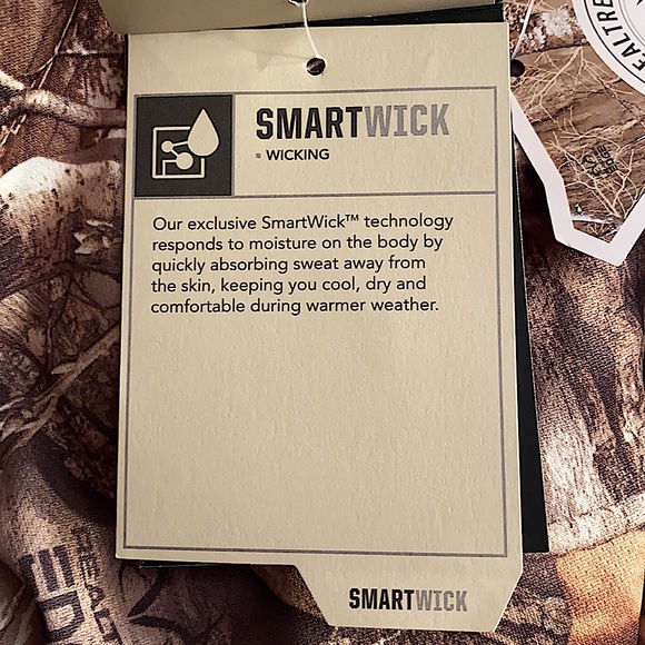 NWT Field & Stream women’s performance Realtree patterned long sleeve tee - Picture 8 of 8